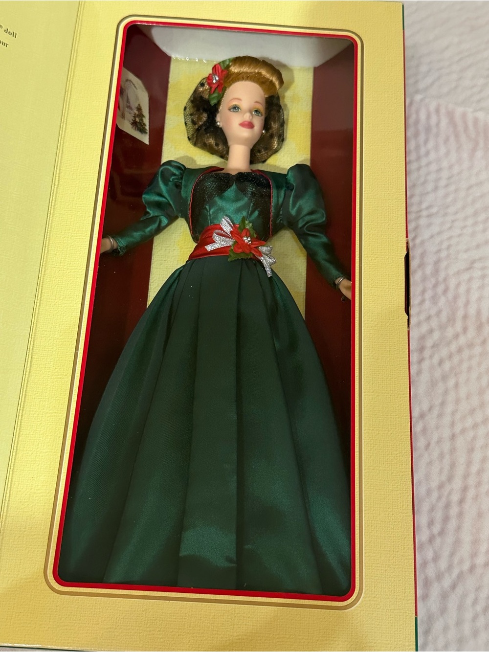 Hallmark Holiday Sensation Barbie(Holiday Homecoming Collector Series)